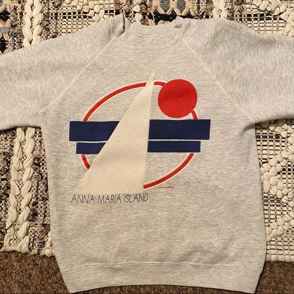 ✨ 3/$25 • BUNDLE & SAVE ✨VINTAGE CREWNECK SZ LARGE